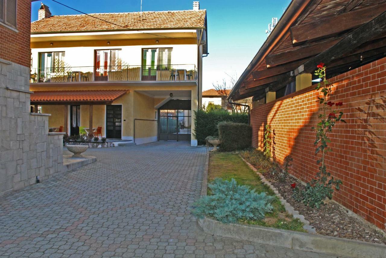 La Cascina Bed & Breakfast Aglie ภายนอก รูปภาพ