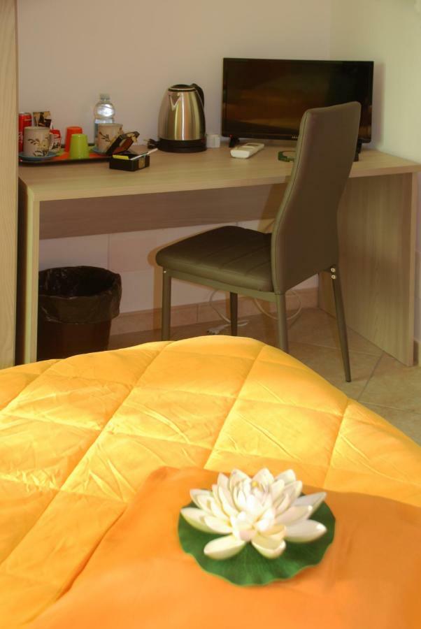 La Cascina Bed & Breakfast Aglie ภายนอก รูปภาพ